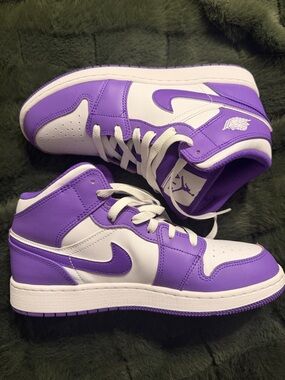 Nike Jordan 1 Mid-Top Sneakers in Purple & White